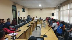 Ratusan Warga Desa Tiron Gruduk Kantor Dewan Pertanyakan Transparaai Proses Tukar Guling Tanah Kas Desa