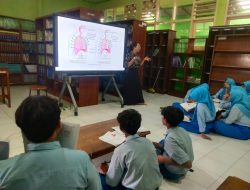 Interactive Flat Panel dari Pemerintah, Warnai Pola Pembelajaran di SMPN 2 Mojo