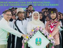 Jatim Cerdas Dimulai dari Kediri, Khofifah Revitalisasi 26 Sekolah Negeri dan Swasta