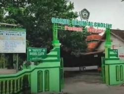 Sepatu Siswa Saat Masih Sekolah Disita Salah Satu Oknum Guru MI Dahrul Ulum Al Cholily Pasinan