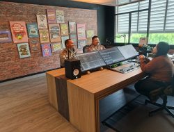 Sapa Warga Lewat Radio, Sat Binmas Polres Gresik Gaungkan Pesan Kamtibmas Selama Ramadhan