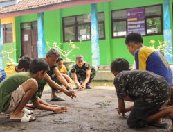 Satgas TMMD ke-127 Kodim 0809/Kediri Hidupkan Permainan Tradisional, 54 Siswa SDN 3 Gadungan Diajak Lepas dari Gawai
