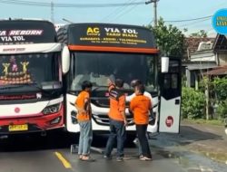 Awak Dua PO Bus Nyaris Adu Jotos di Tengah Jalan Kediri, Viral Usai Bus Bersenggolan
