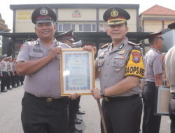 Polres Lamongan Gelar Upacara Kenaikan Pangkat Pengabdian dan Pemberian Penghargaan