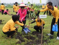 Bhayangkari Kediri Pimpin Gerakan Tanam Hari Bumi, Kolaborasi Wujudkan Masa Depan Hijau