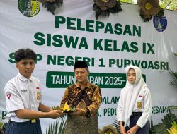 Tangis Haru Iringi Pelepasan Siswa Kelas IX SMP Negeri 1 Purwoasri, Penuh Doa dan Kenangan