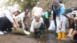 Pulihkan Sungai Tercemar, Wali Kota Kediri Turun Tangan Pimpin Aksi Bersih Sungai Kedak