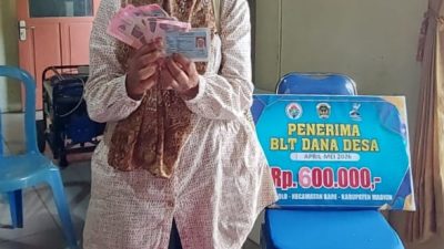 Pemdes Bolo Salurkan BLT Dana Desa kepada 9 KPM, Setiap Penerima Terima Rp600 Ribu