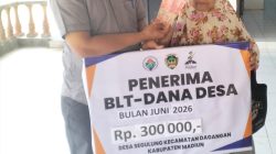 Penyaluran BLT – DD di Desa Segulung Madiun Wujud Komitmen Menjaga Daya Tahan Ekonomi Warga