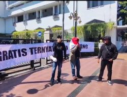 RATU Kepung Kantor Gubernur Jatim, Bongkar Dugaan Pungutan di SMAN/SMKN Kediri: “Sekolah Gratis Jangan Jadi Slogan!”
