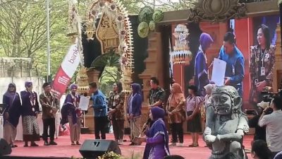 Ritual Manusuk Sima Warnai Hari Jadi Kota Kediri ke-1147, 1.407 Anak Yatim Terima BLT Rp600 Ribu