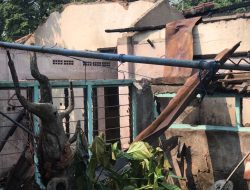 Diduga Dipicu Korsleting Penanak Nasi, Rumah Senilai Rp1,9 Miliar di Kota Kediri Nyaris Ludes Dilalap Api