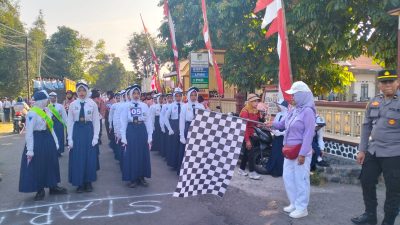 Bukan Sekadar Langkah Tegap! Siswa SMPN 1 Gurah Kobarkan Semangat Pejuang di HUT RI ke-81