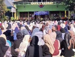 Gelorakan Cinta Rasul, SMPN 1 Kandat Semarakkan Maulid Nabi dengan Sholawat dan Hadroh