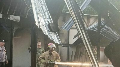 Puntung Rokok Diduga Picu Kebakaran Gudang Kayu di Gampengrejo, Kerugian Capai Rp20 Juta