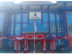 Semarakkan HUT ke-81 RI, Perumda Tirta Kanjuruhan Dukung Gerakan Pembagian Bendera Merah Putih Tahun 2026