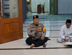 Rebu Wekasan di Masjid Al Huda, Mas Bhabin Padukan Nilai Keagamaan dengan Pesan Kamtibmas