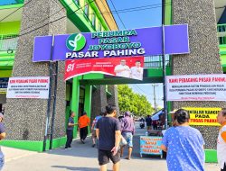 Usai Pasar Bandar Memanas, Kini Pedagang Pasar Pahing Kediri Pasang Spanduk Protes