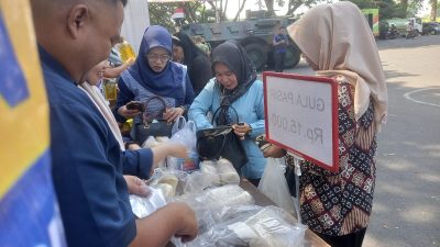 Sambut HUT ke-81 TNI, SGN Gelar Pasar Murah di SLG: Gula Cuma Rp15 Ribu per Kilogram