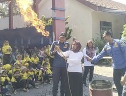 Edukasi Sejak Dini, TK Kusuma Mulia Kopen Ikuti Sosialisasi Penanggulangan Kebakaran di Pos Damkar Grogol