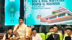 Haul Akbar di Kalangsemanding Jombang, KH Anwar Zahid Ajak Jamaah Rawat Istiqamah dan Kebersamaan