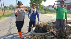 Tiga Pilar Sidomukti Plus Bersinergi, Normalisasi Bahu Jalan Perkuat Kebersamaan dan Pelayanan kepada Masyarakat