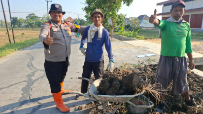 Tiga Pilar Sidomukti Plus Bersinergi, Normalisasi Bahu Jalan Perkuat Kebersamaan dan Pelayanan kepada Masyarakat