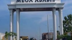 MEGA ABABIL LAMONGAN JADI PRIMADONA HUNIAN TENGAH KOTA, INI 5 FAKTOR UTAMANYA