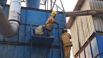 Diduga Akibat Overheat, Kebakaran Pabrik di Pare Berhasil Dijinakkan dalam 108 Menit