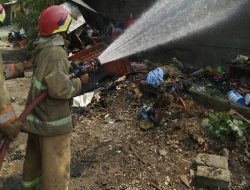 Diduga Korsleting Listrik, Rumah Tumisri di Jongbiru Dilalap Api