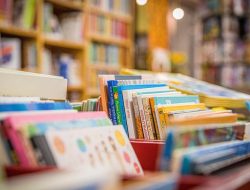 Buku pendamping Lawan keputusan MK
