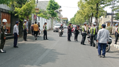 Operasi Gabungan di Pare Kediri, 692 Kendaraan Diperiksa! Puluhan Pelanggar Ditindak